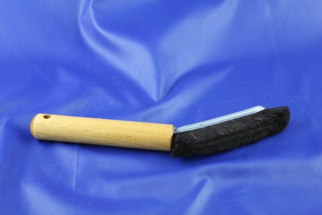 #100 Dope Brush #100 dope brush, oilfield dope brush, tubing dope brush, solid wood handle brush, industrial maintenance brush, TSP dope brush, OCTG dope brush, heavy-duty dope brush, 8-inch dope brush, high-quality fiber brush